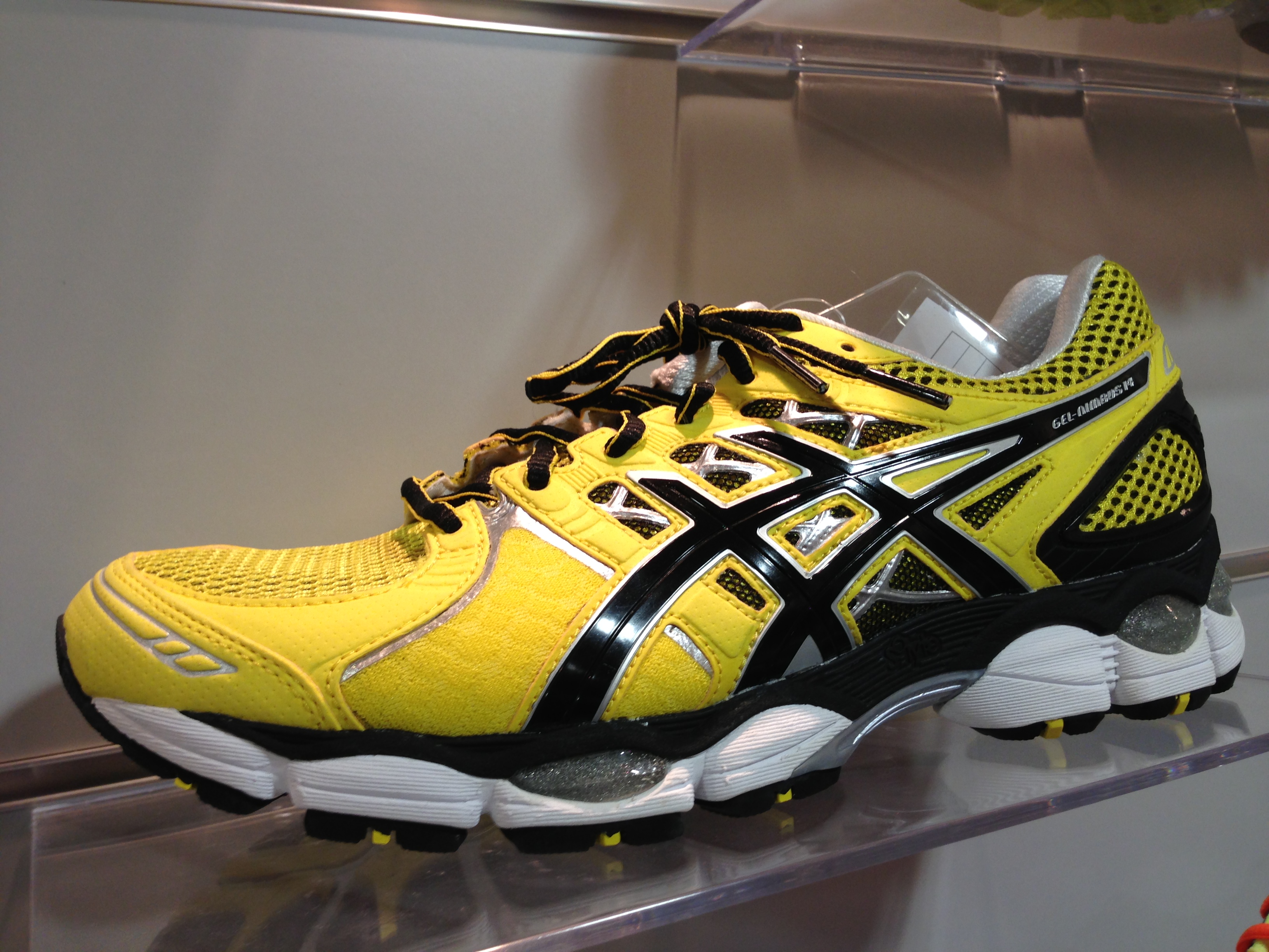 asics pour homme pas cher