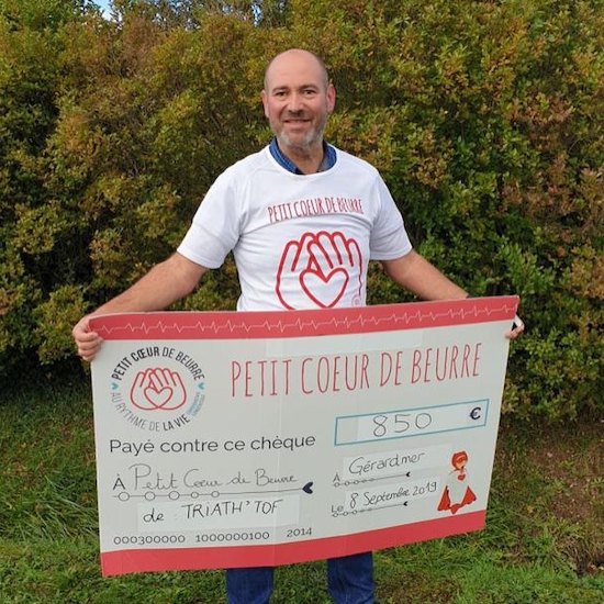 Remise du chèque à l'association Petit Coeur de Beurre par Christophe Boyat