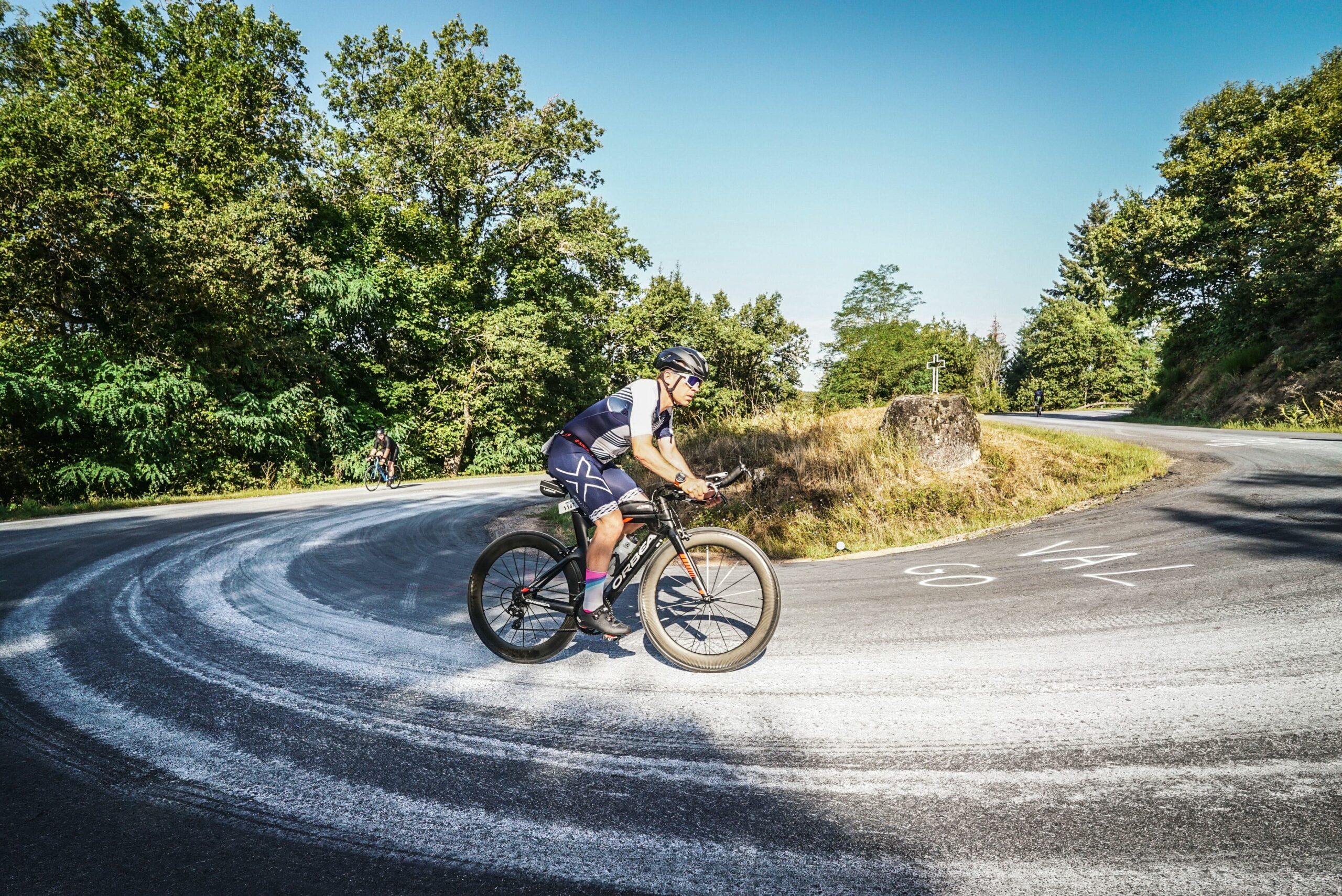 S'entraîner en côte pour améliorer ses performances en course à pied -  Garmin Blog